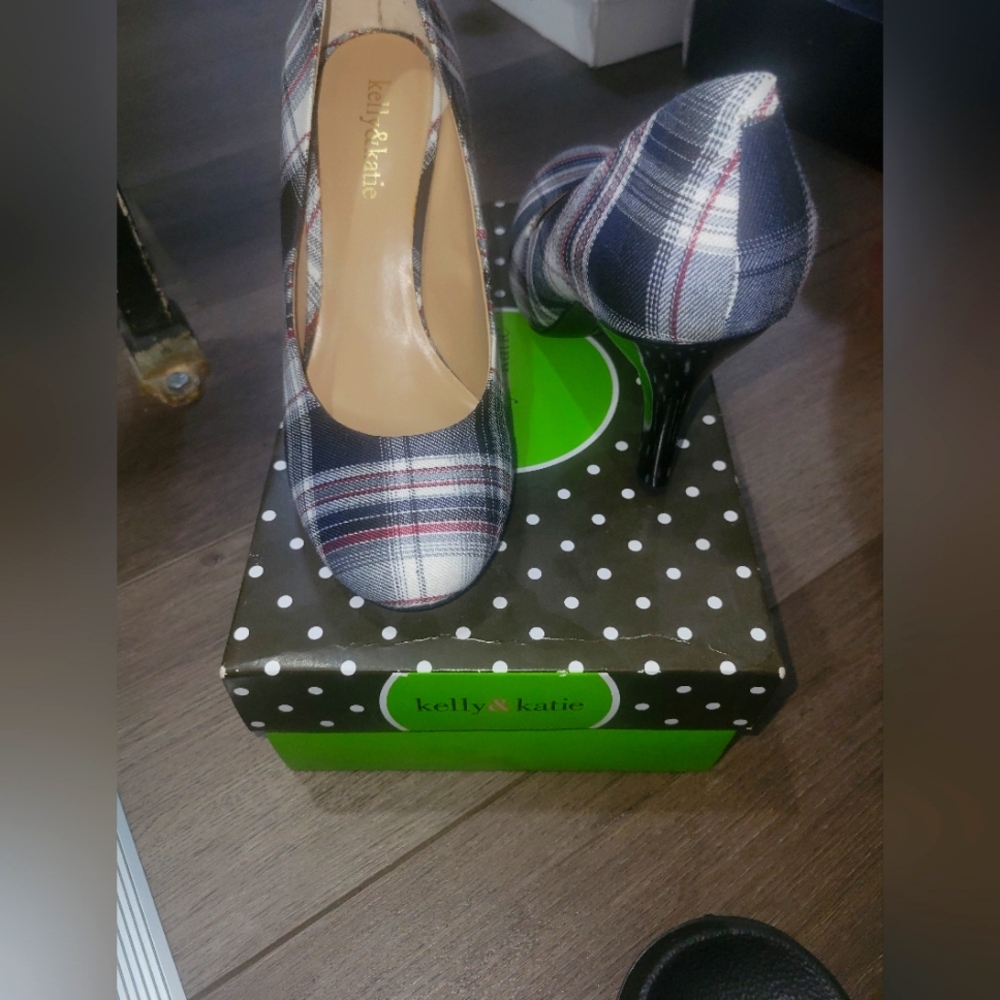 Women's shoes